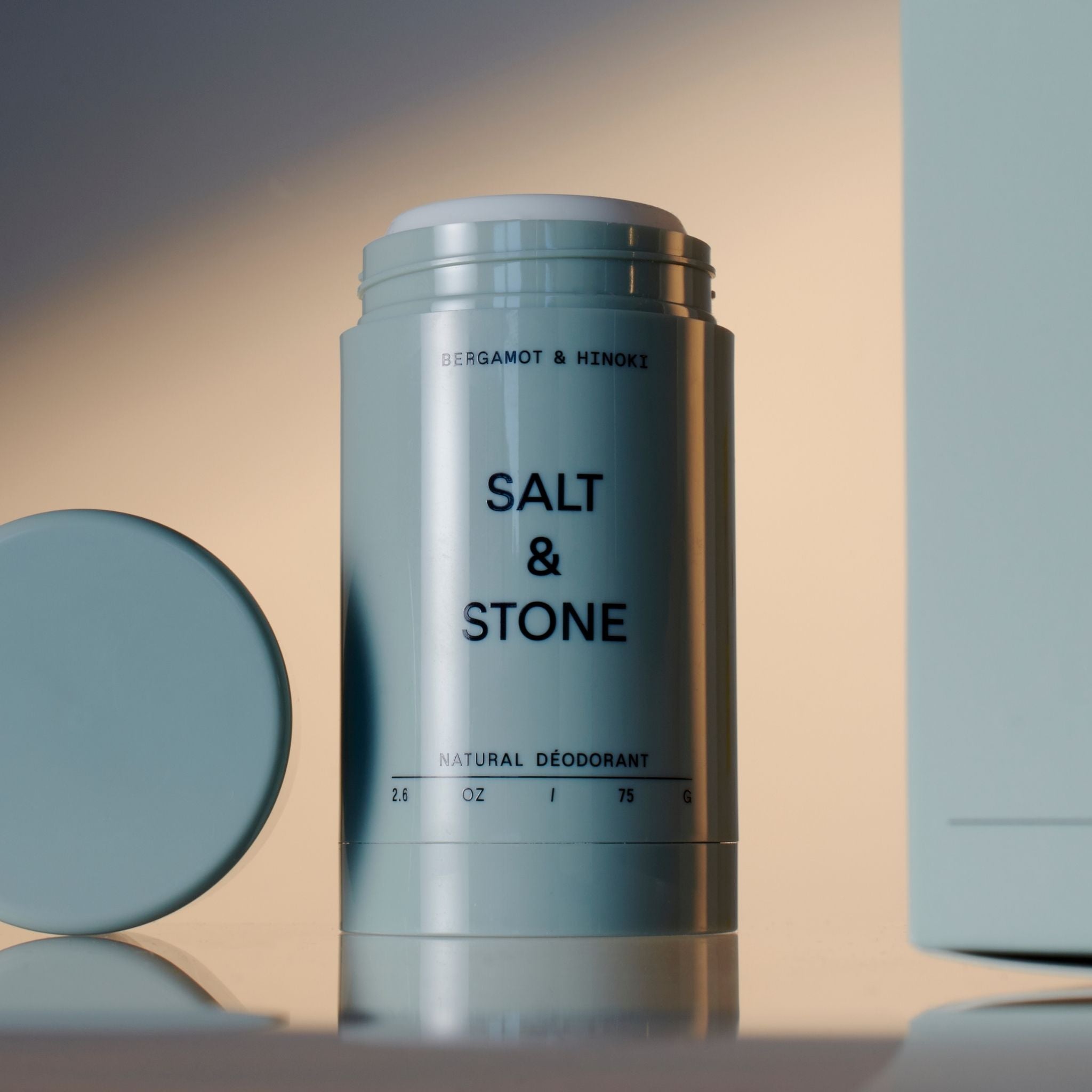 Product lifestyle foto Salt & Stone Deodorant Bergamot & Hinoki.