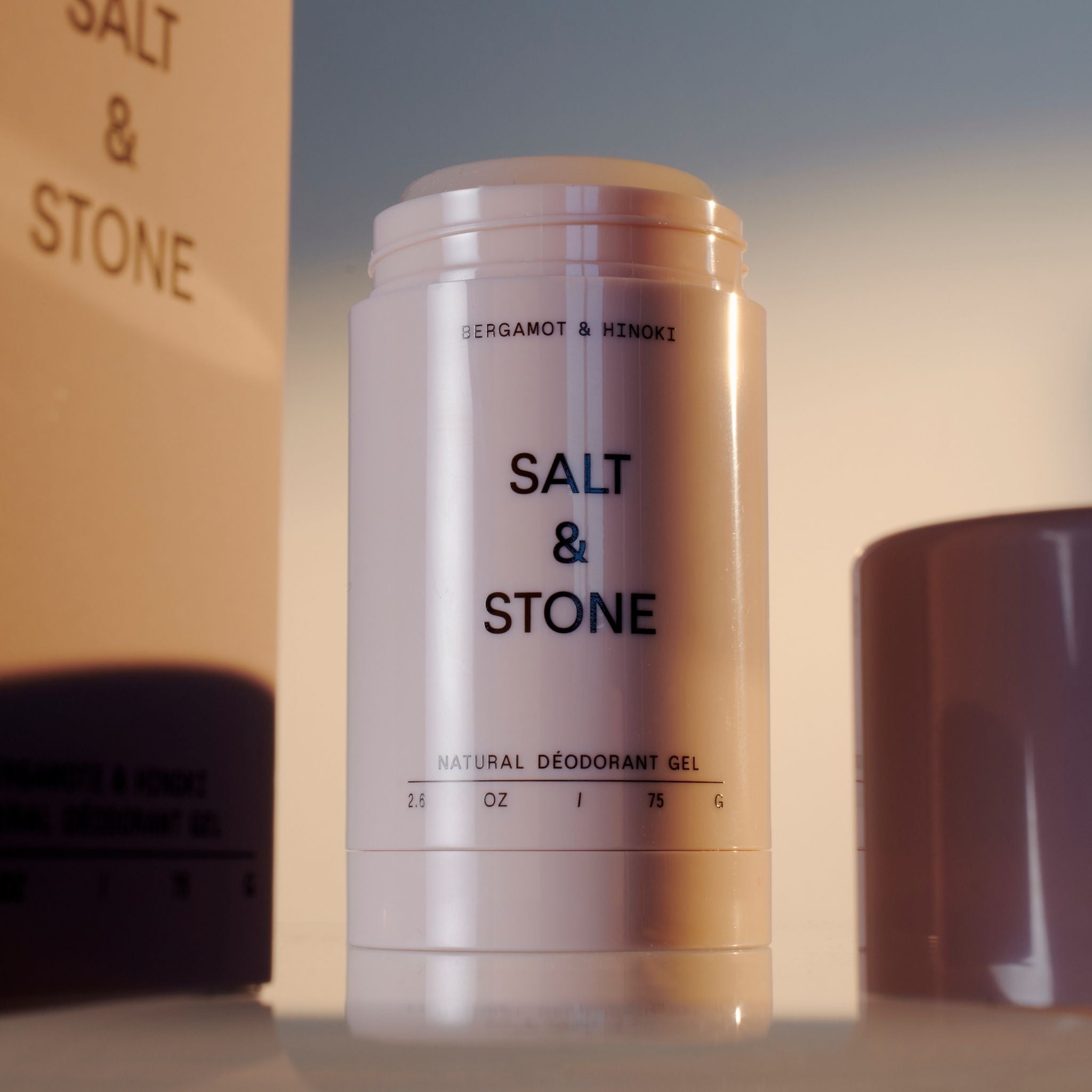 Product lifestyle foto Salt & Stone Deodorant Gel Bergamot & Hinoki.