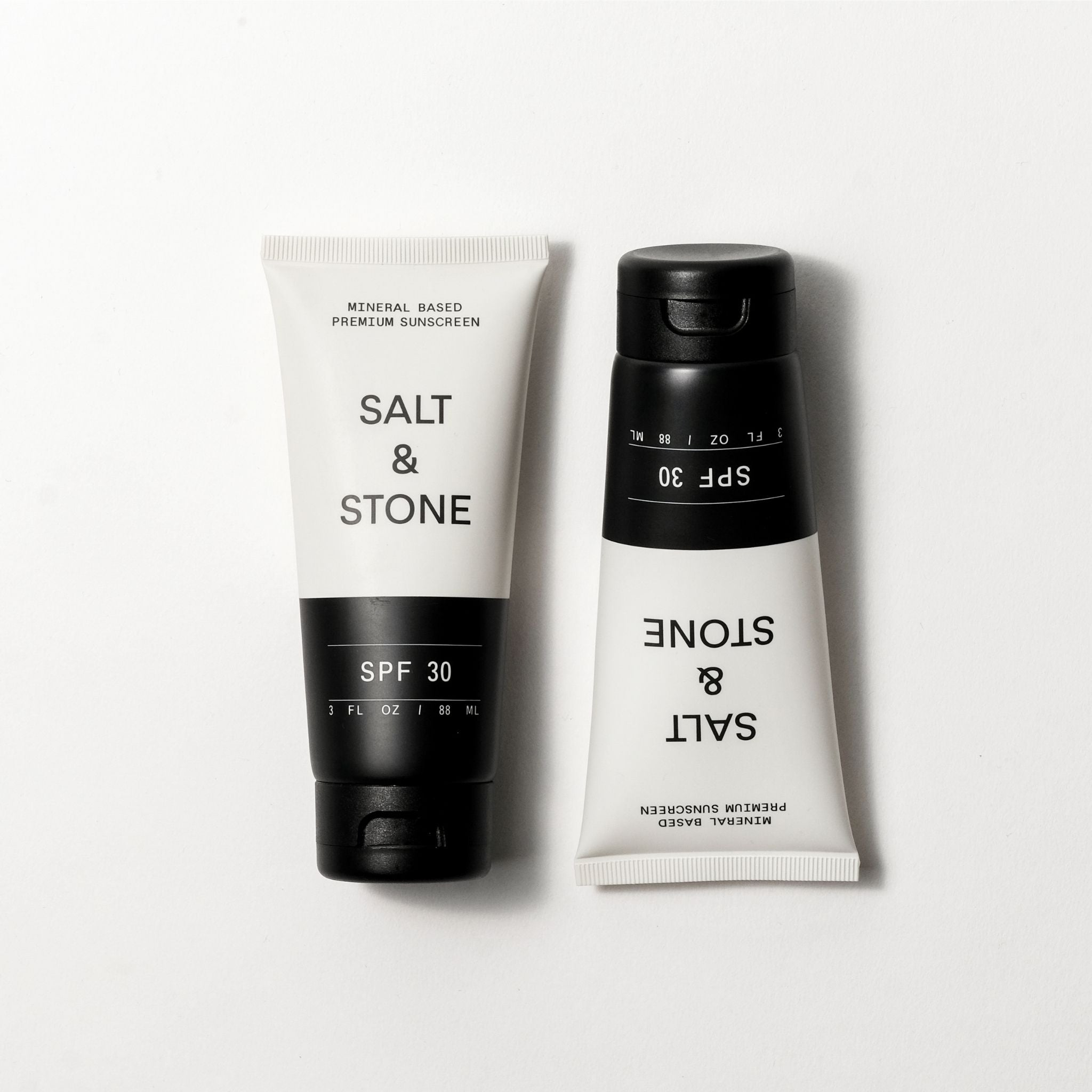 Product lifestyle foto Salt & Stone Natural Mineral Sunscreen Lotion SPF 30.